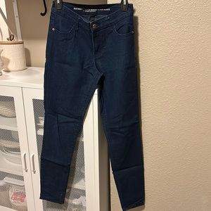 Old Navy super skinny jeans barely worn!